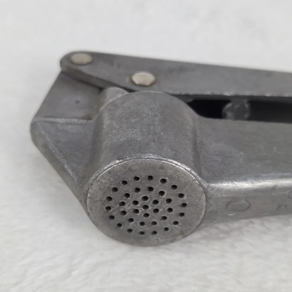 Vintage Ekco Flavorit Aluminum Garlic Onion Juicer Press USA Kitchen Utensil